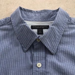 Banana Republic • Size L • Neck 16 - 16.5 • Blue